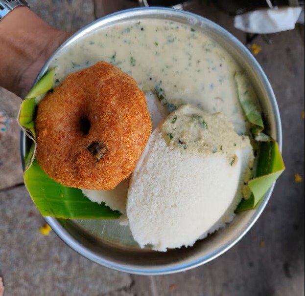 Idli and vada with coconut chutney at Sri Raghavendra Stores Malleshwaram