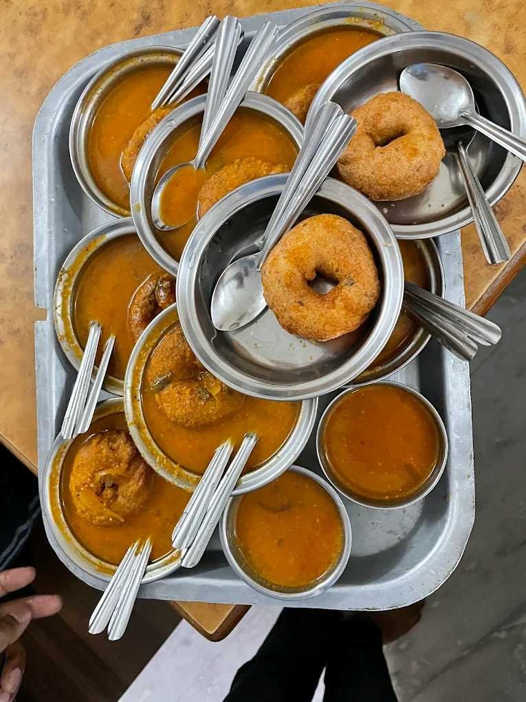 Crispy medu vada served with hot sambar at Udupi Sri Krishna Bhavan Bengaluru